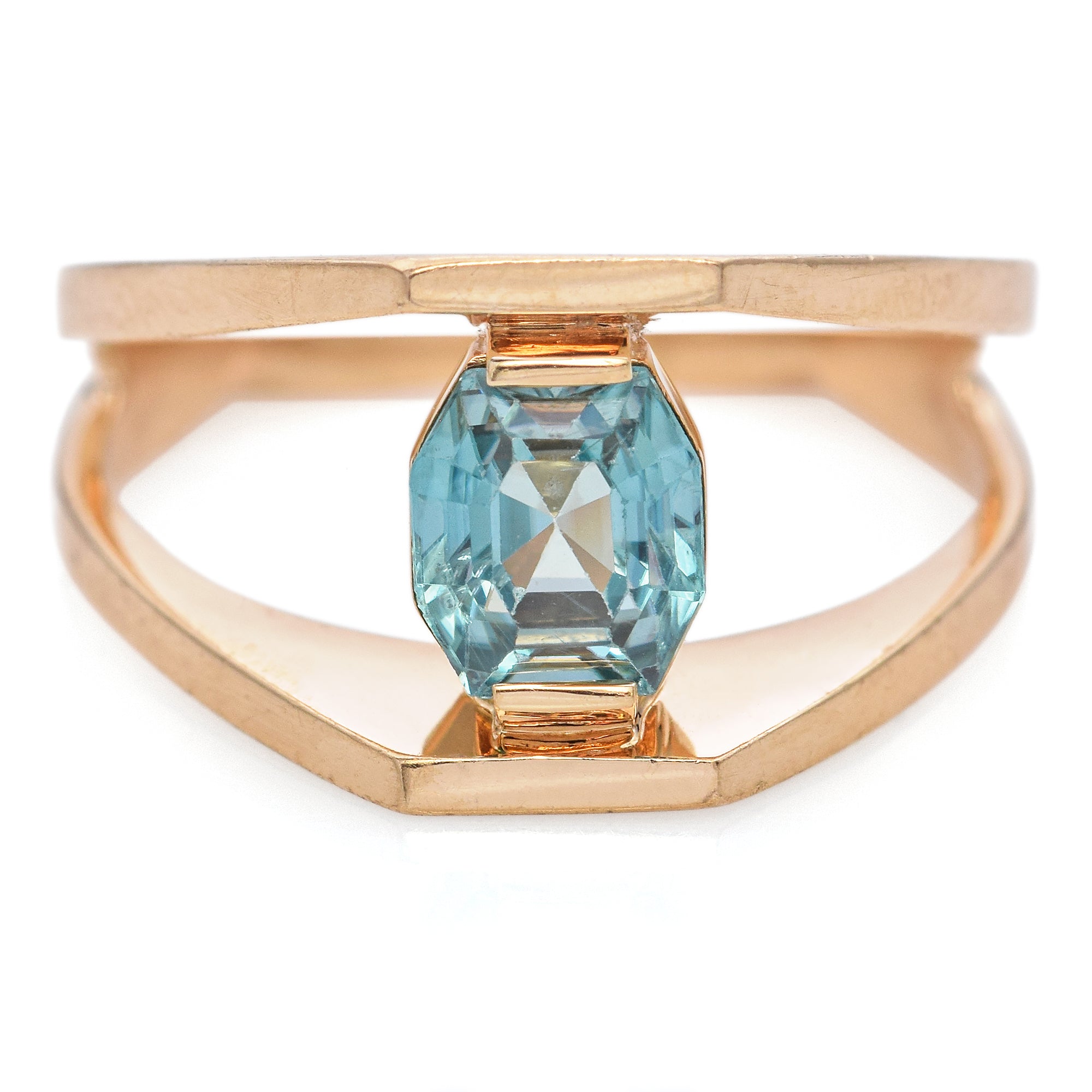 14 Yellow Gold 1.05 Ct. Blue Zircon Split Shank Ring