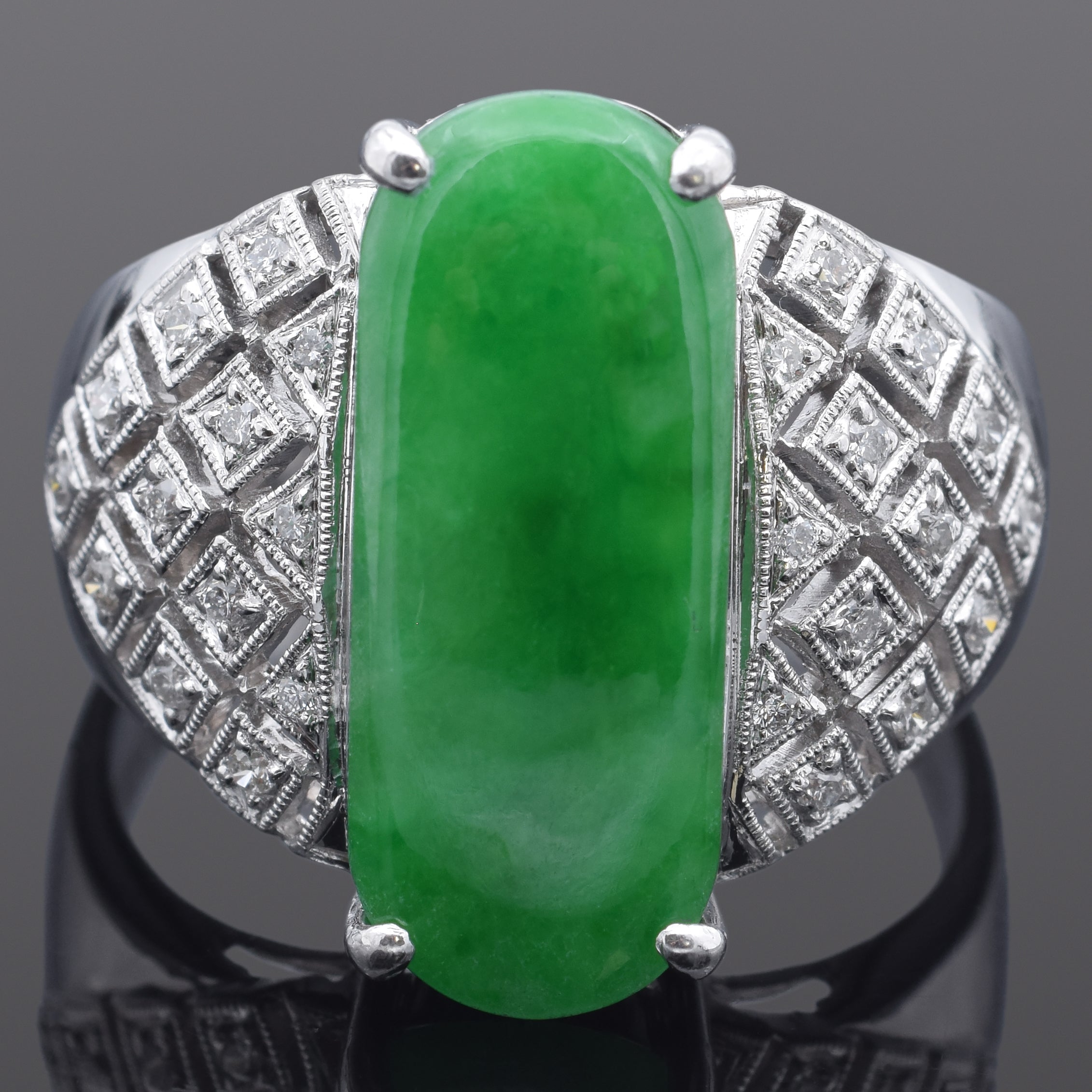 Estate 18K White Gold Green Jade & Diamond Band Ring Size 8