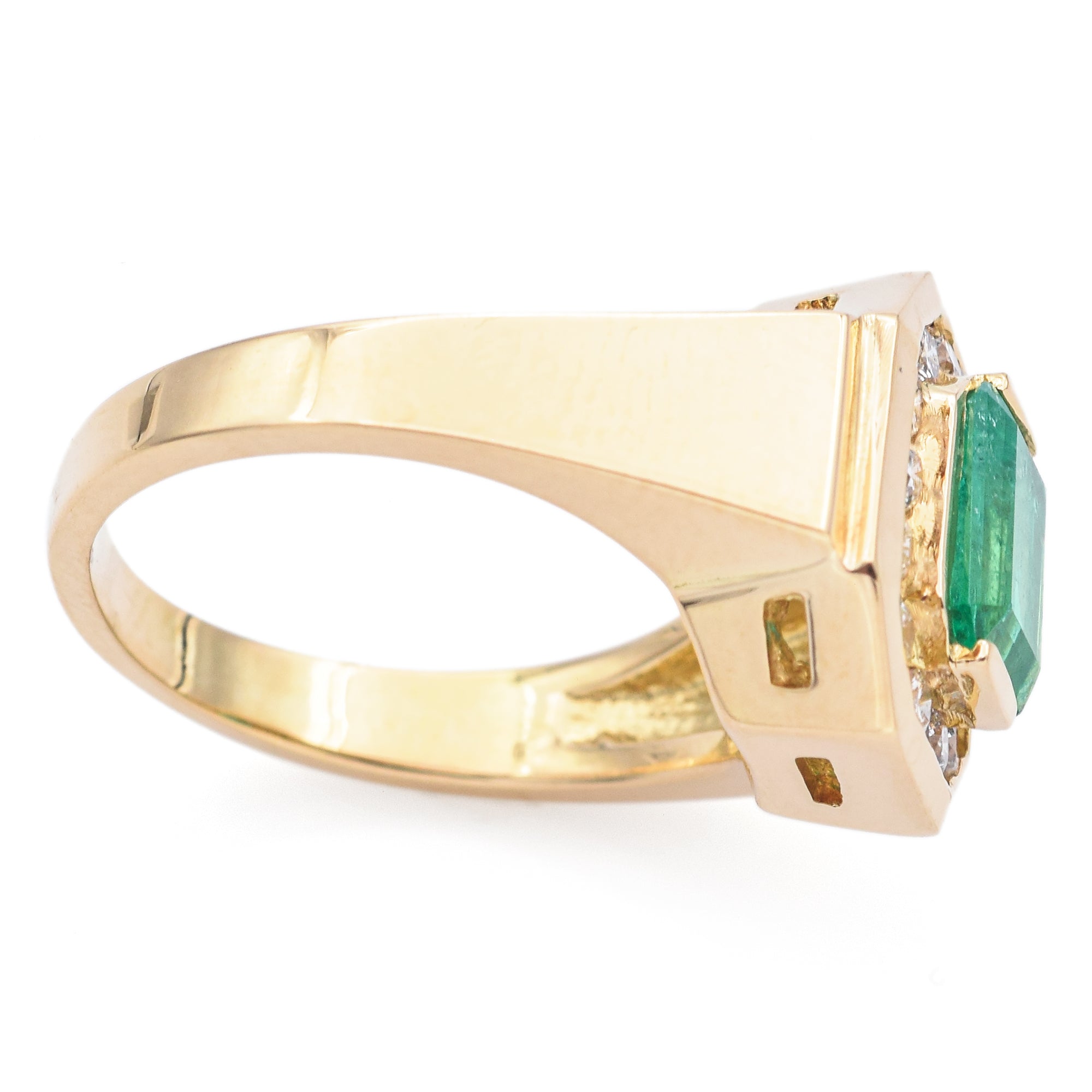 Estate 18K Yellow Gold Emerald & 0.28 TCW Diamond Band Ring Size 5.75