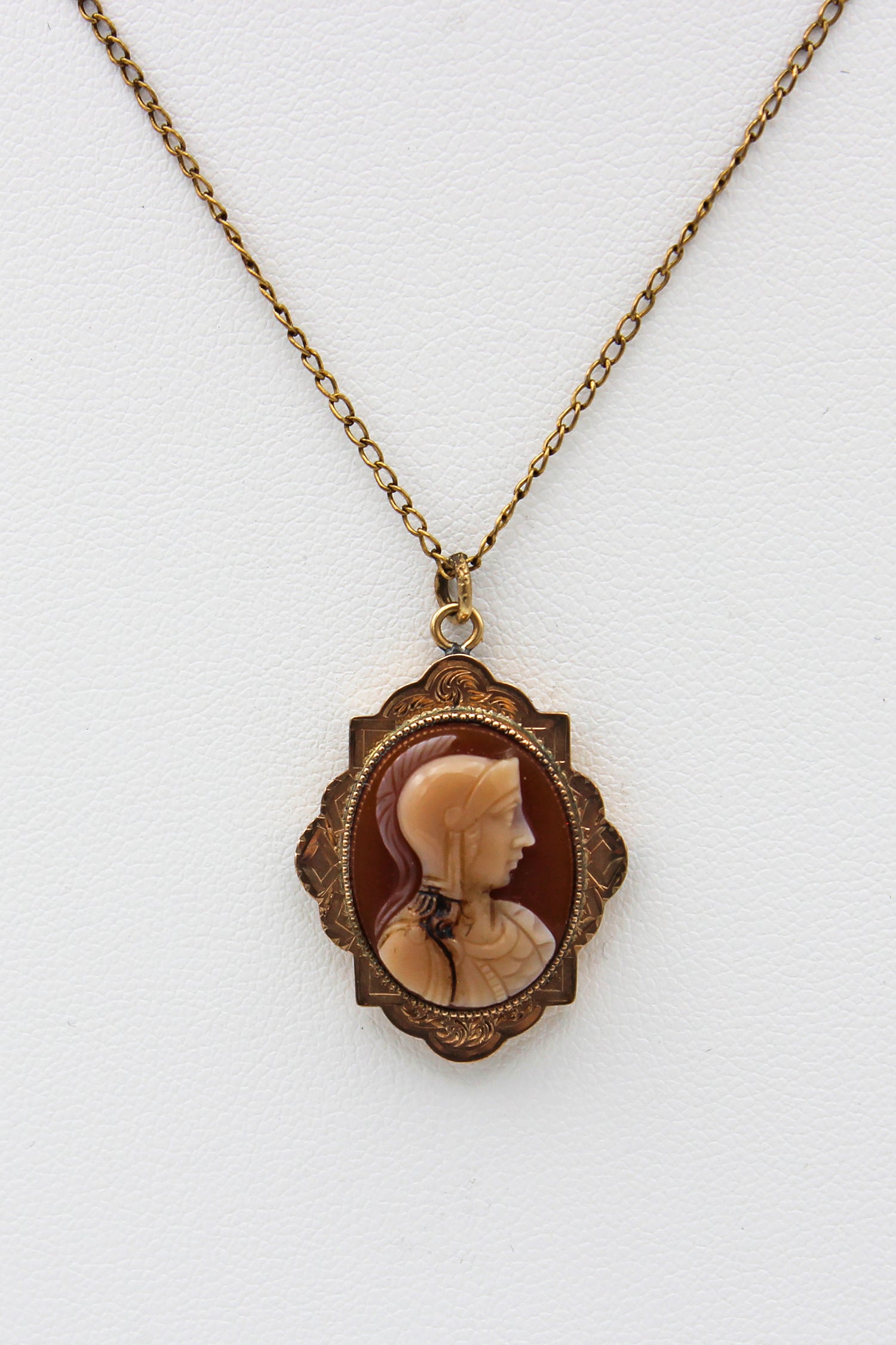 Antique 10K Yellow Gold Carnelian Cameo Pendant Necklace