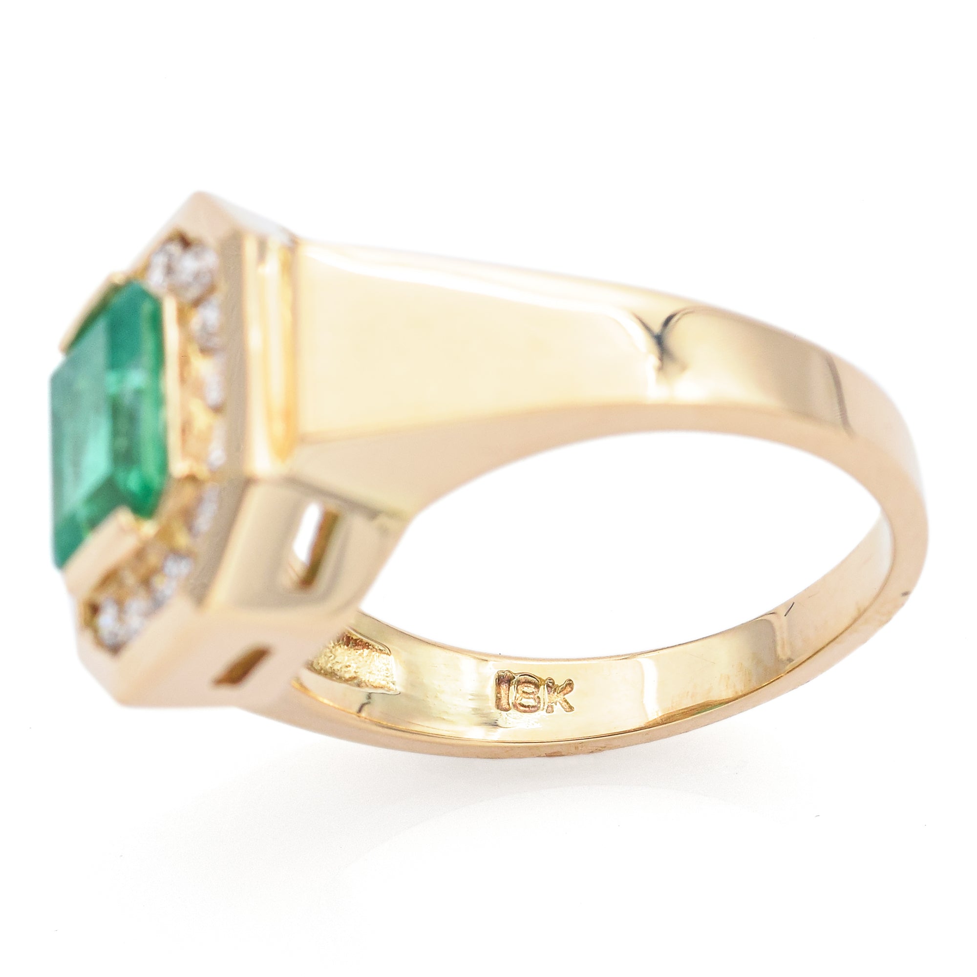 Estate 18K Yellow Gold Emerald & 0.28 TCW Diamond Band Ring Size 5.75