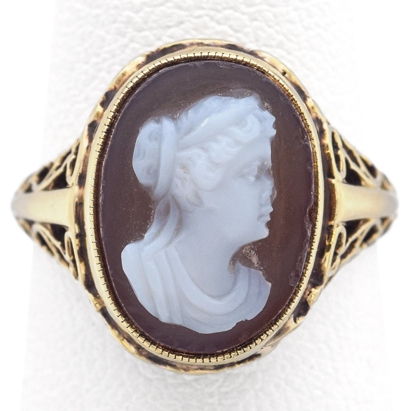 Vintage 14K Yellow Gold Hardstone Cameo Cocktail Ring Size 5