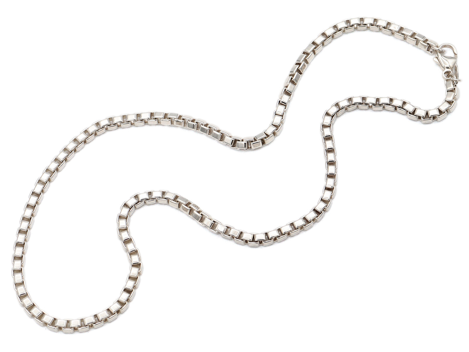 Tiffany venetian box chain necklace shop