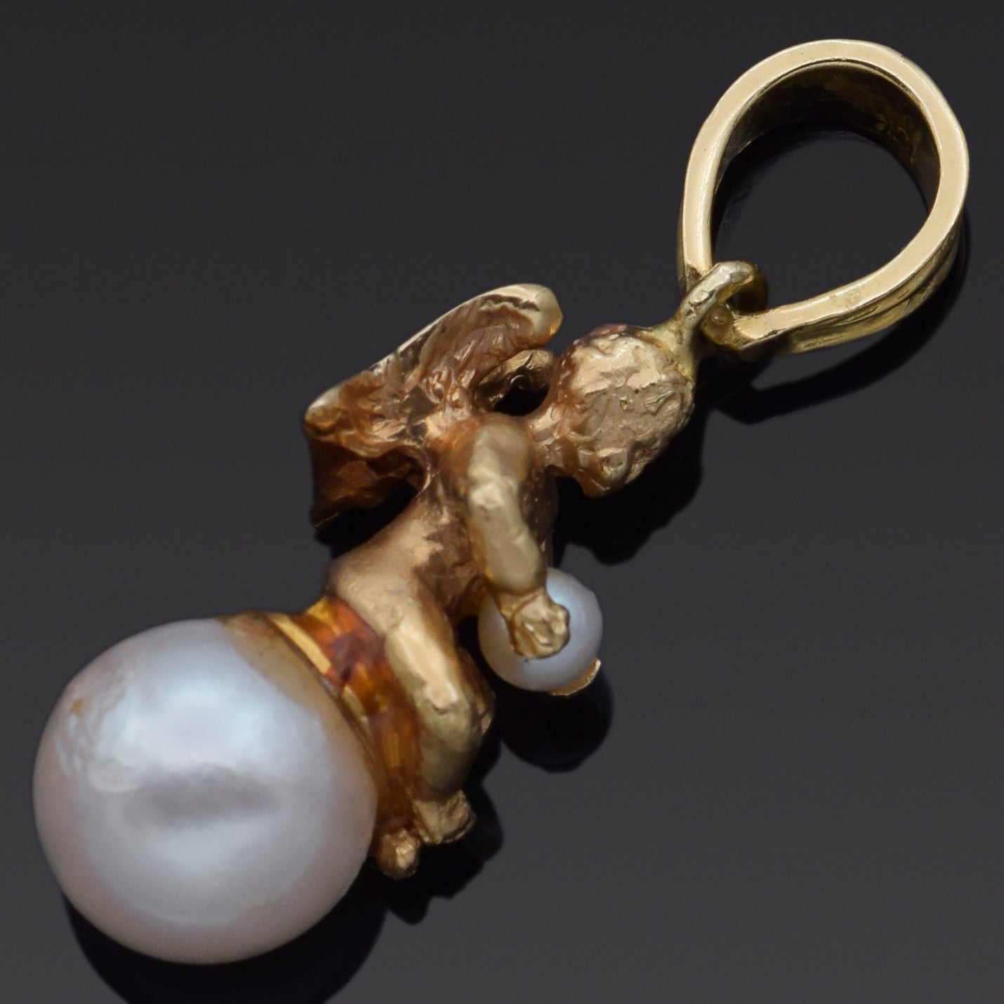 Estate 18K Yellow Gold Pearl Cherub Pendant