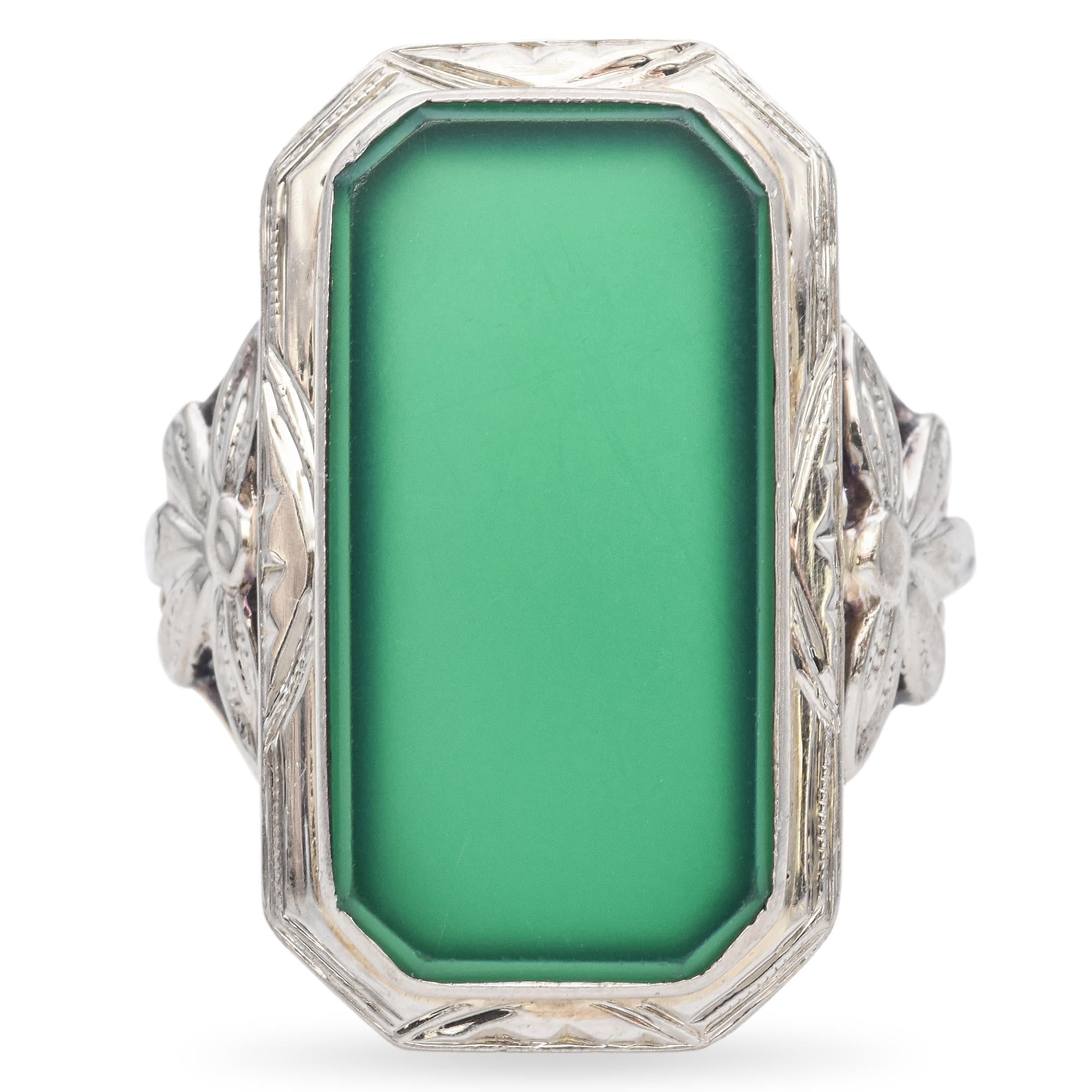 Vintage 14K Yellow & 18K White Gold 3.22 TCW Chrysoprase Tablet Leaf Motif Ring