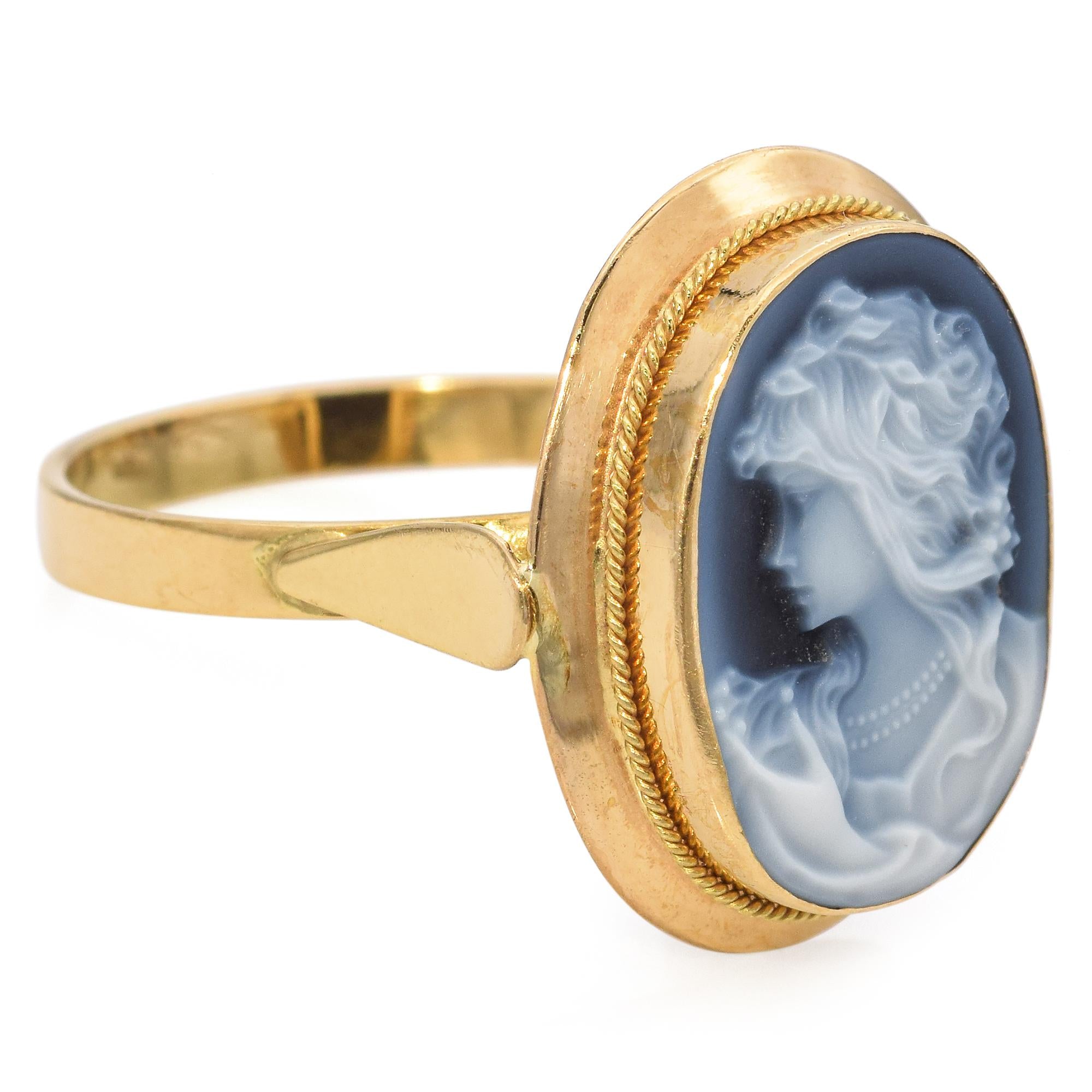 Vintage 18k Yellow Gold Hardstone Cameo Ring