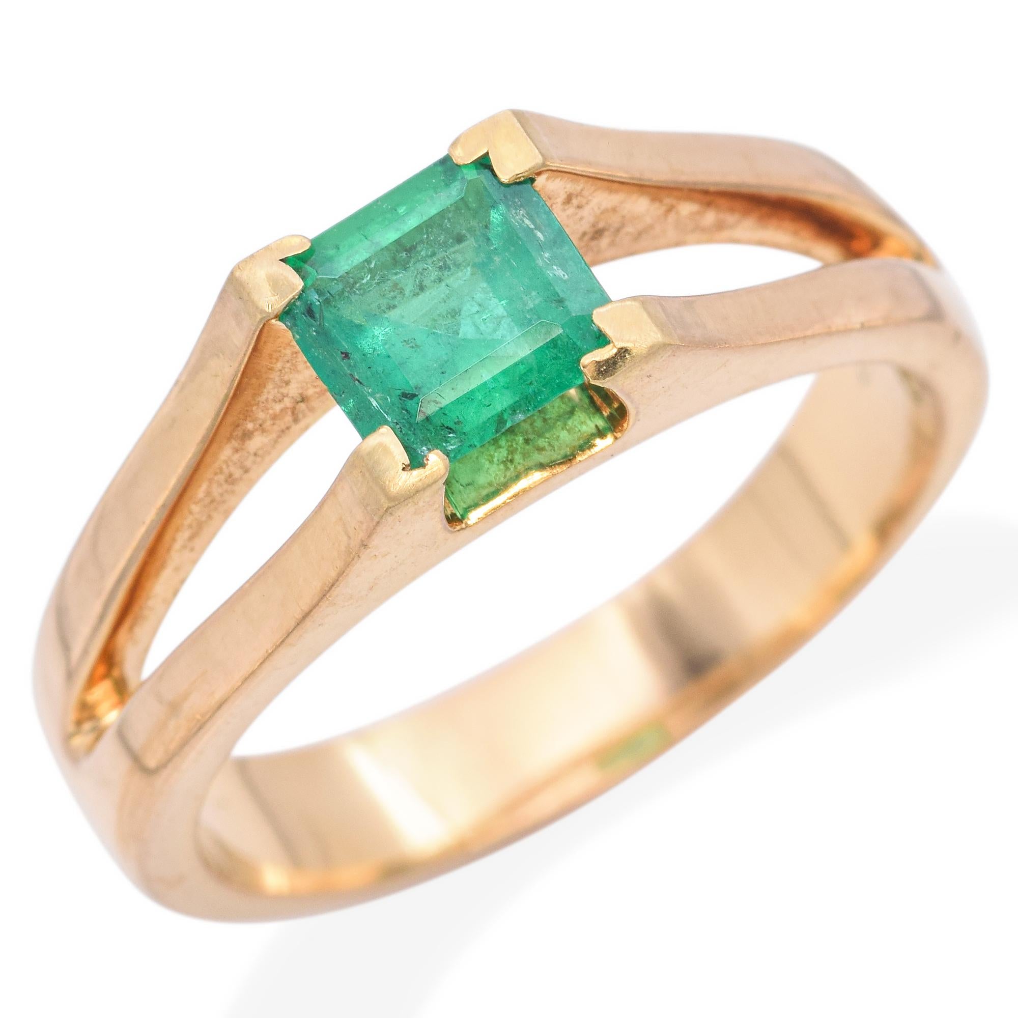 18K Yellow Gold 0.72 Ct. Square Cut Emerald Split Shank Ring