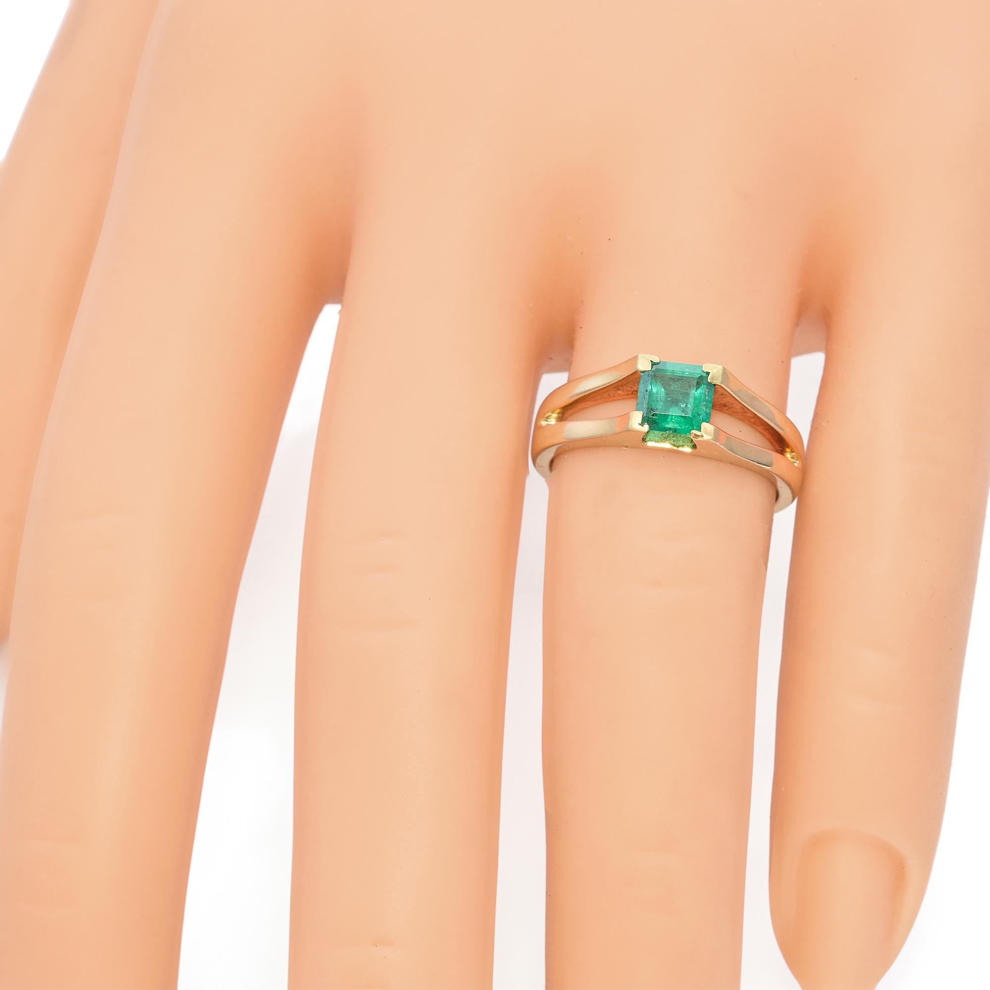 18K Yellow Gold 0.72 Ct. Square Cut Emerald Split Shank Ring