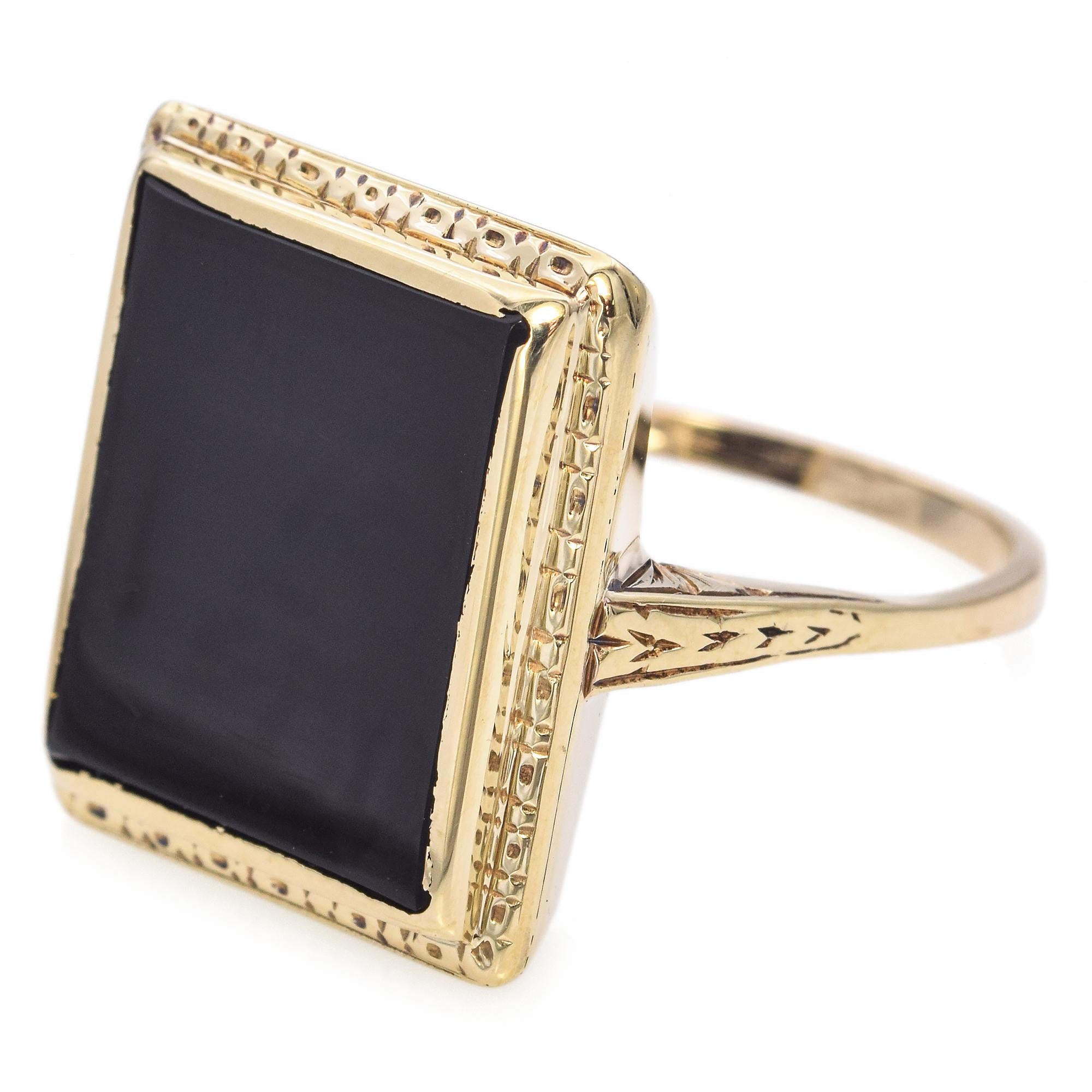 Vintage 14K Yellow Gold Black Onyx Rectangle Signet Ring