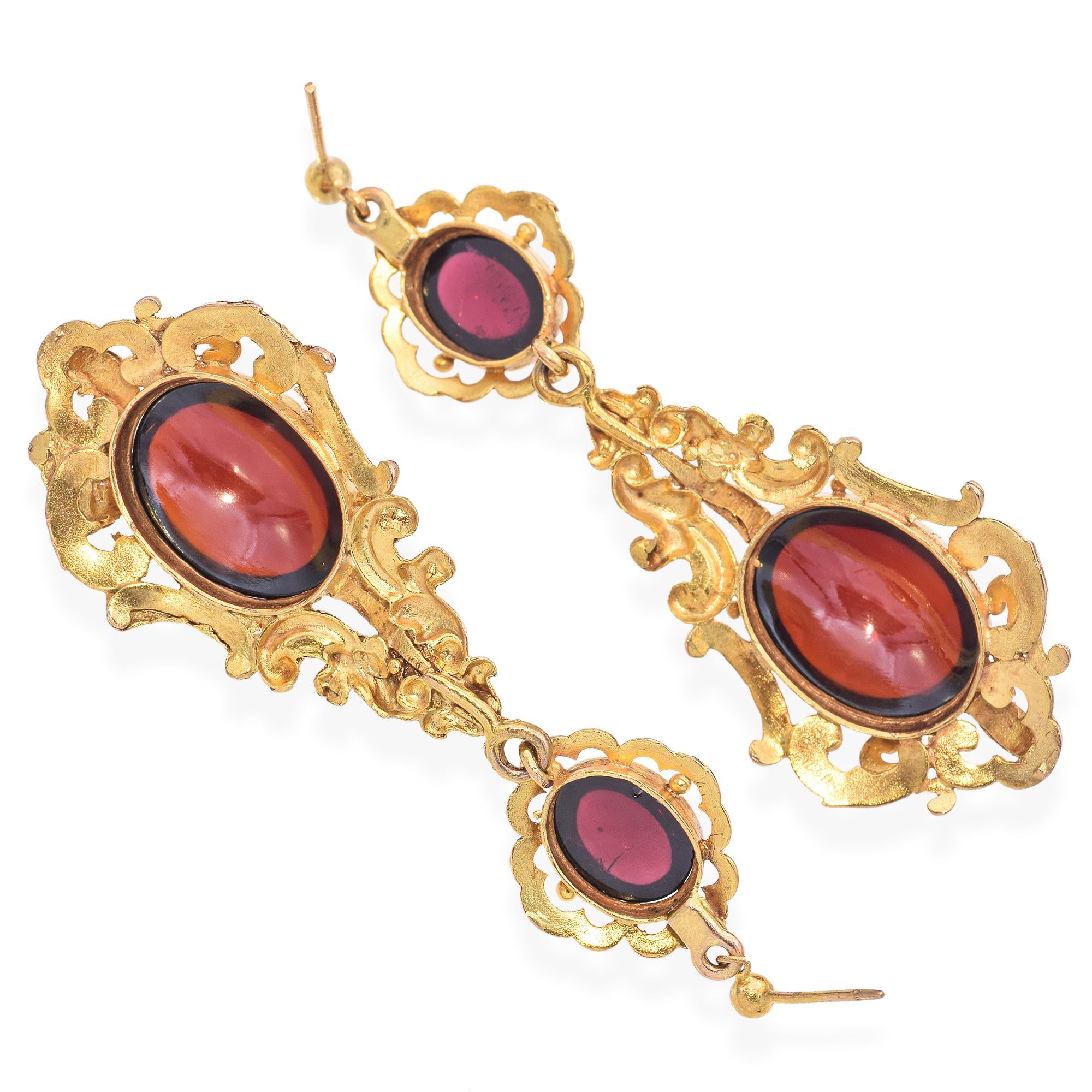 Vintage Yellow Gold Garnet Cabochon Drop Earrings