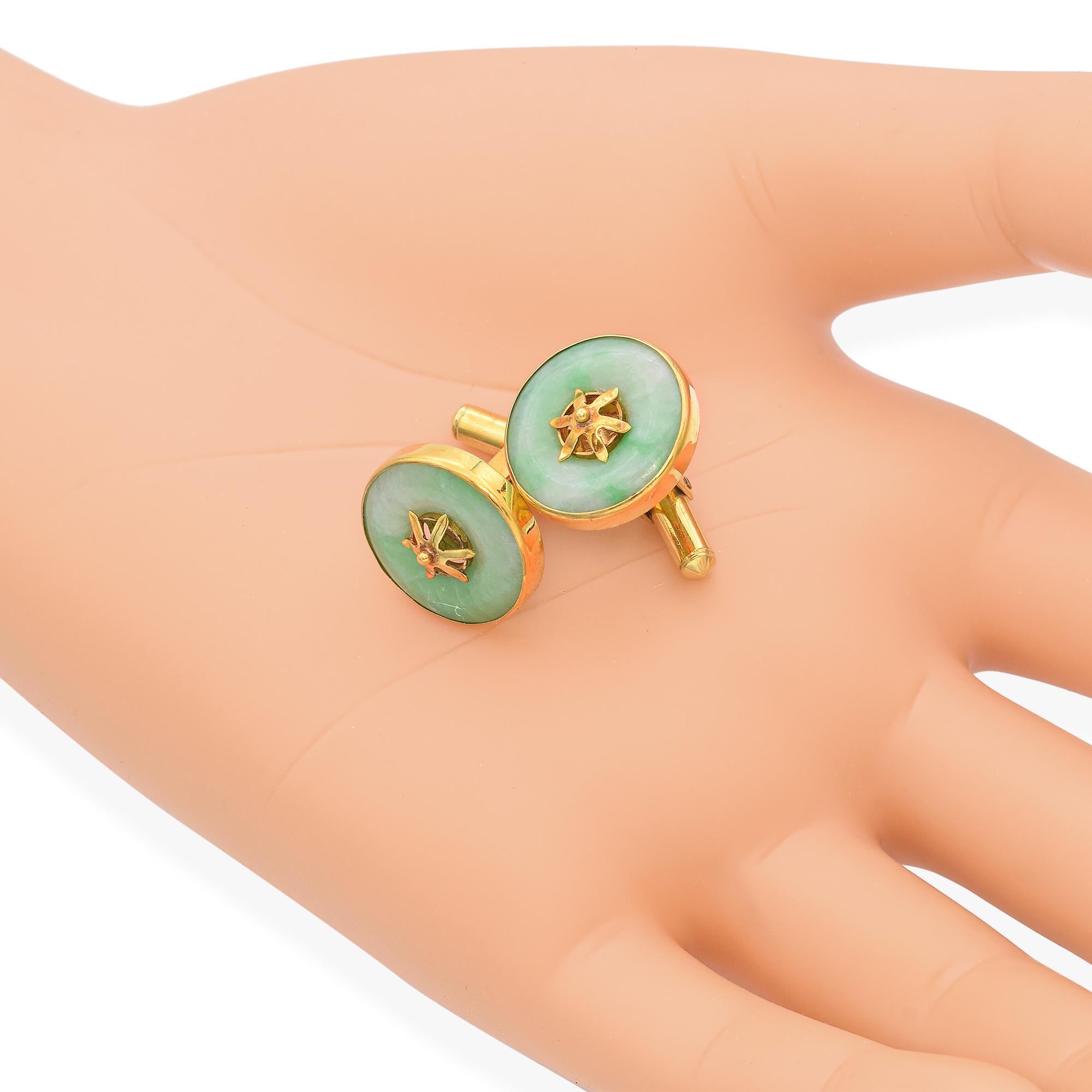 Vintage 14K Yellow Gold Green Jade Disc Round Cufflinks