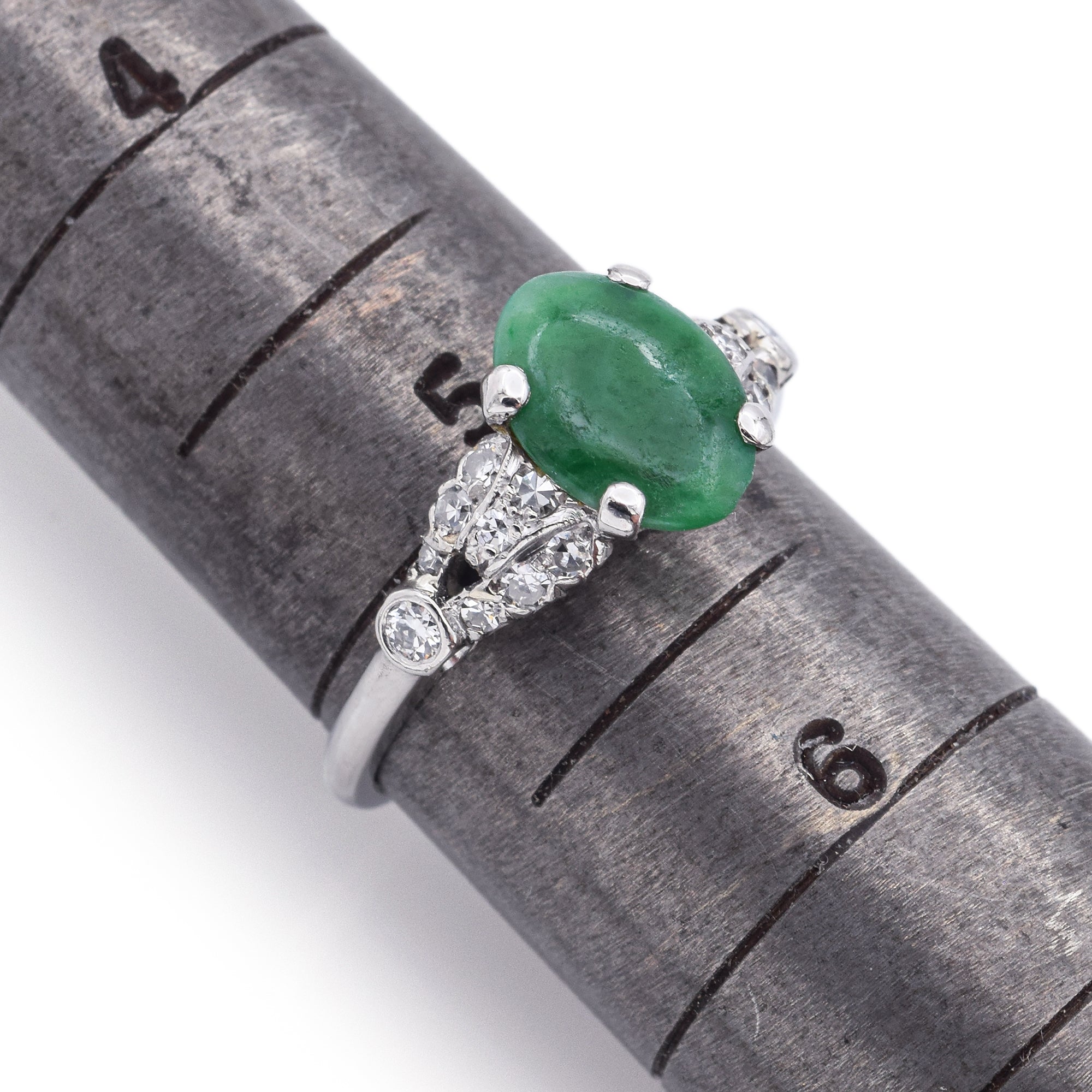 Vintage Granat Platinum 1.35 Ct Green Jade & Diamond Band Ring Size 5