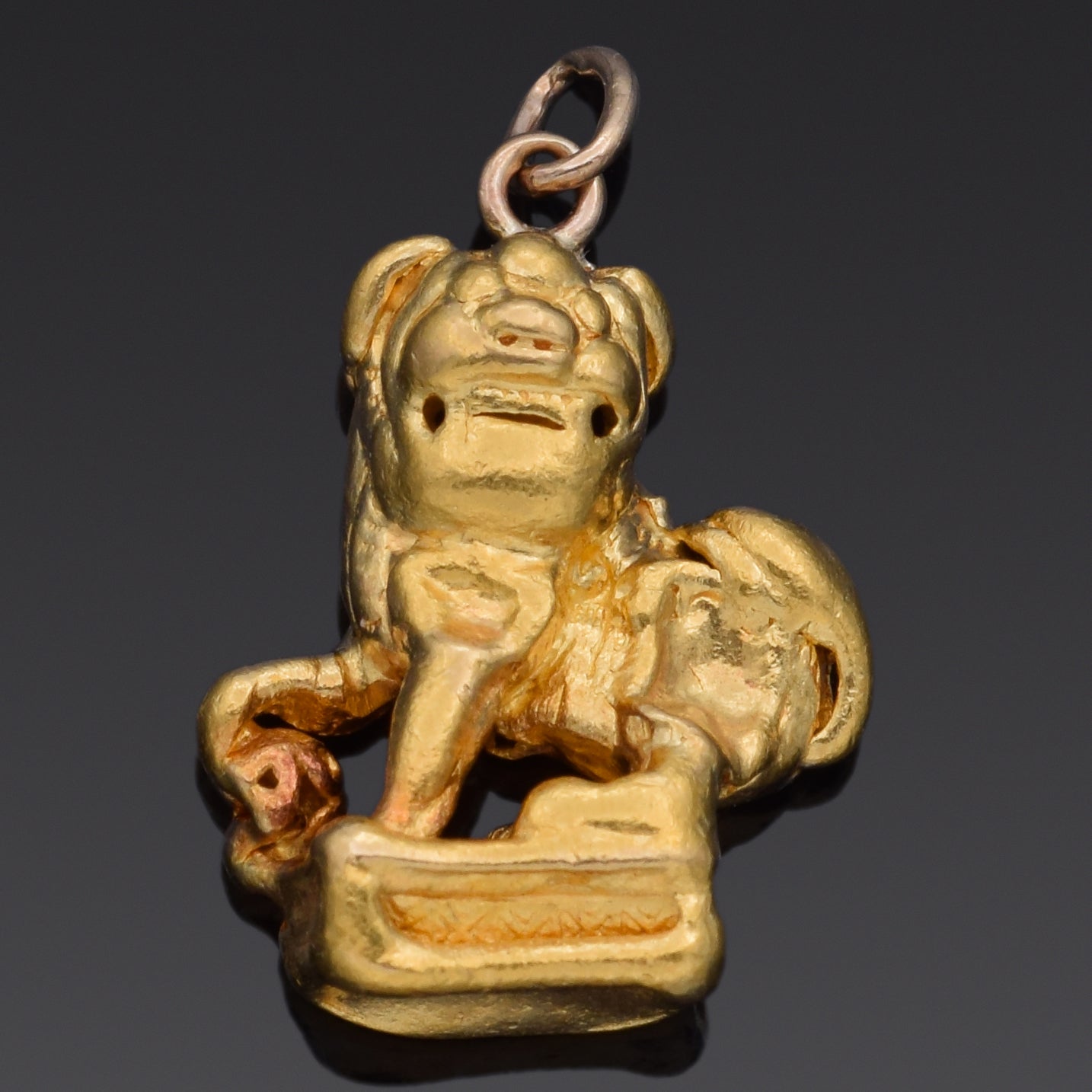 Vintage 足金 24K Yellow Gold Chinese Fu Foo Dog Guardian Lion Pendant