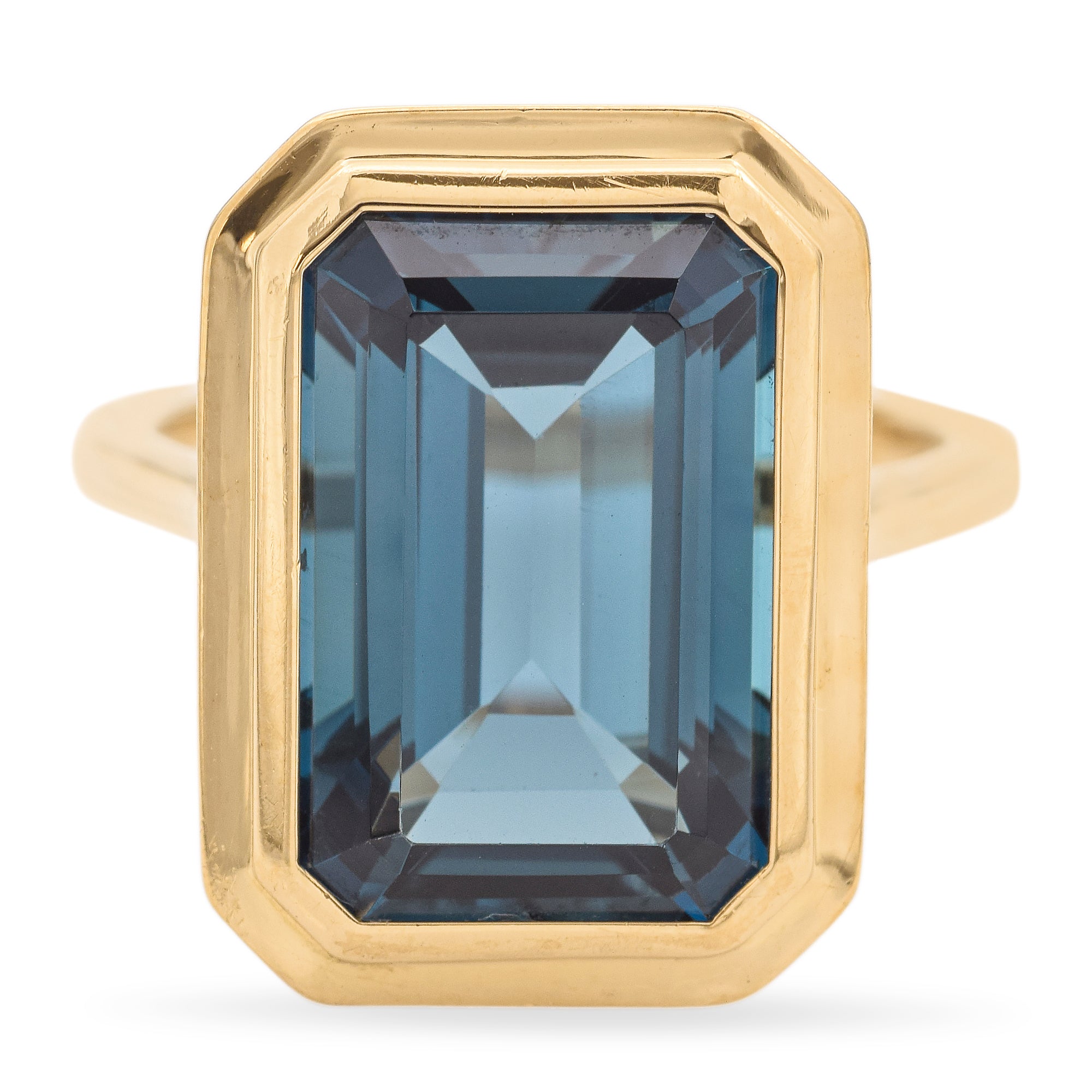 Goshwara 18K Yellow Gold London Blue Topaz Cocktail Ring