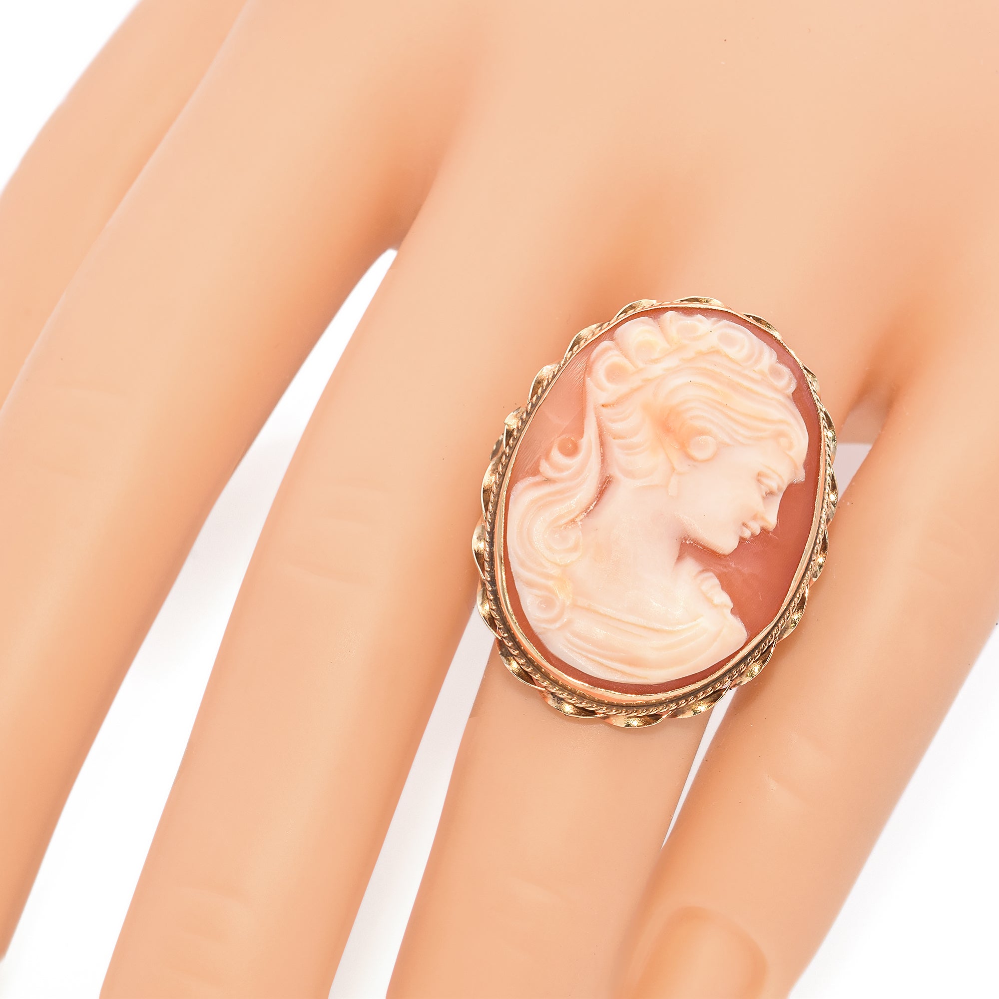 Antique14K Yellow Gold Cameo Shell Cocktail Ring Size 6.5