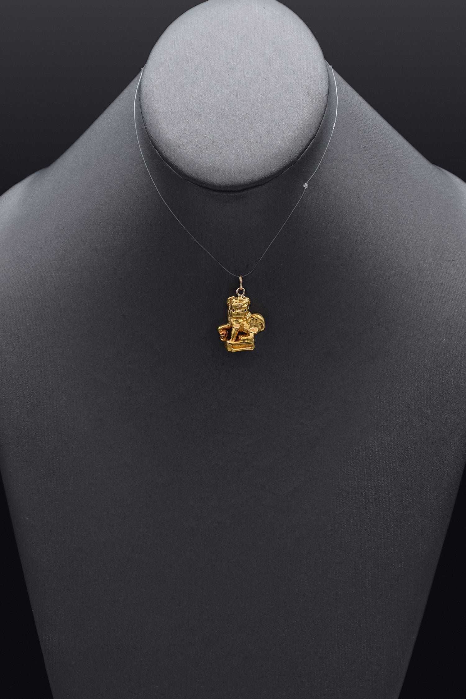 Vintage 足金 24K Yellow Gold Chinese Fu Foo Dog Guardian Lion Pendant