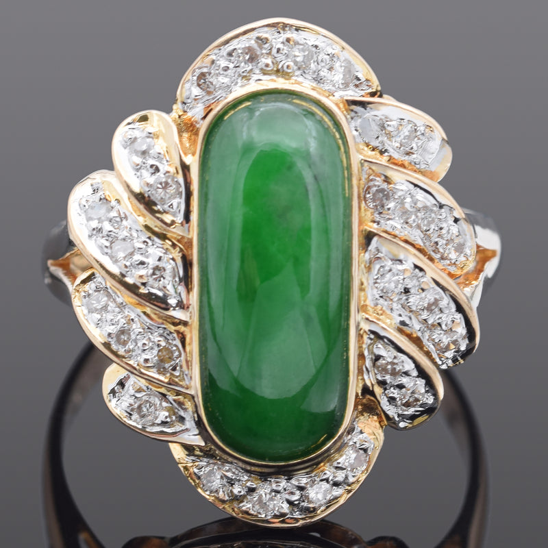 Vintage 18K Yellow Gold Green Jade & Diamond Cocktail Ring Size 8