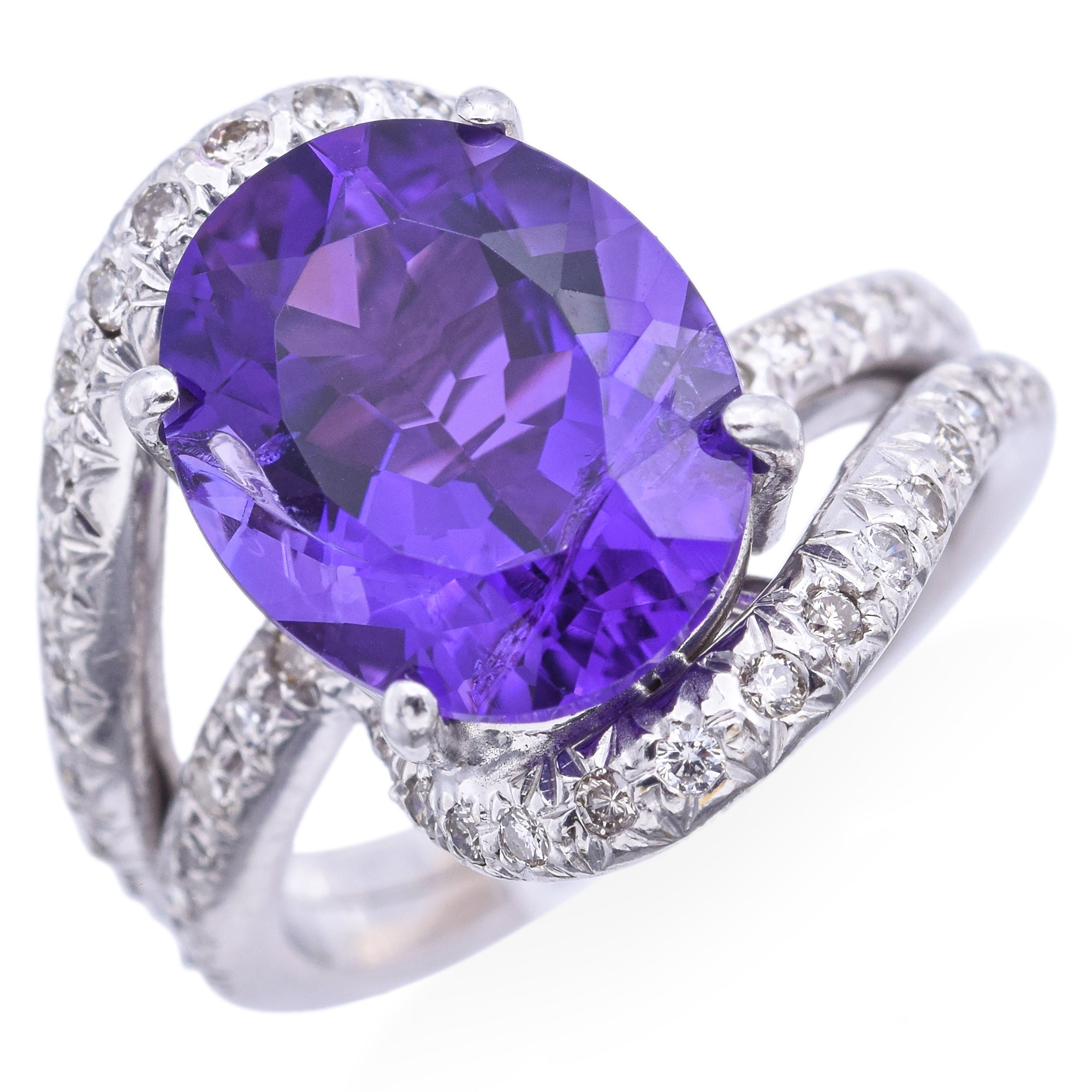 Vintage 18K White Gold Oval 4.01 Ct Amethyst & Diamond Cocktail Ring Size 5