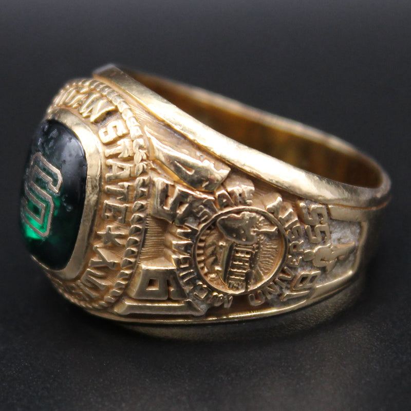 Vintage 18K Yellow Gold Green Spinel Michigan State University 1954 Class  Ring